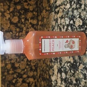 BBW Market Peach Cleansing  gel hand soap